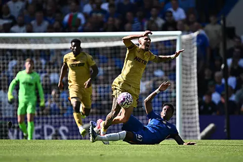 "بطل العالم يخسر نقطتين".. تشيلسي يبدأ الدوري الإنجليزي بالتعادل مع كريستال بالاس